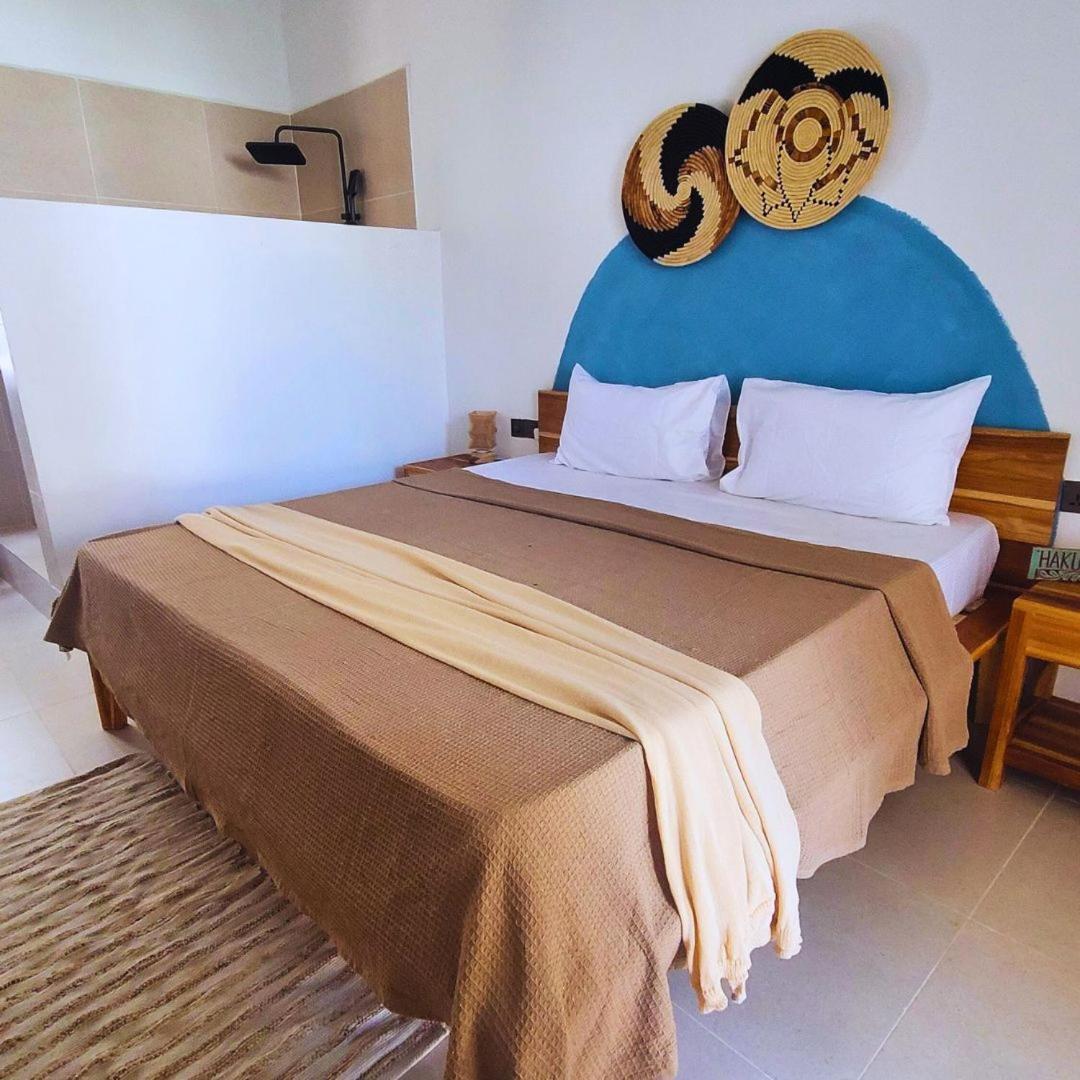 Villa Exquisite Double Storey Luxury Retreat 90m From Zanzibar Ideal Prime Location Tv Wifi Aircon And Private Pool *