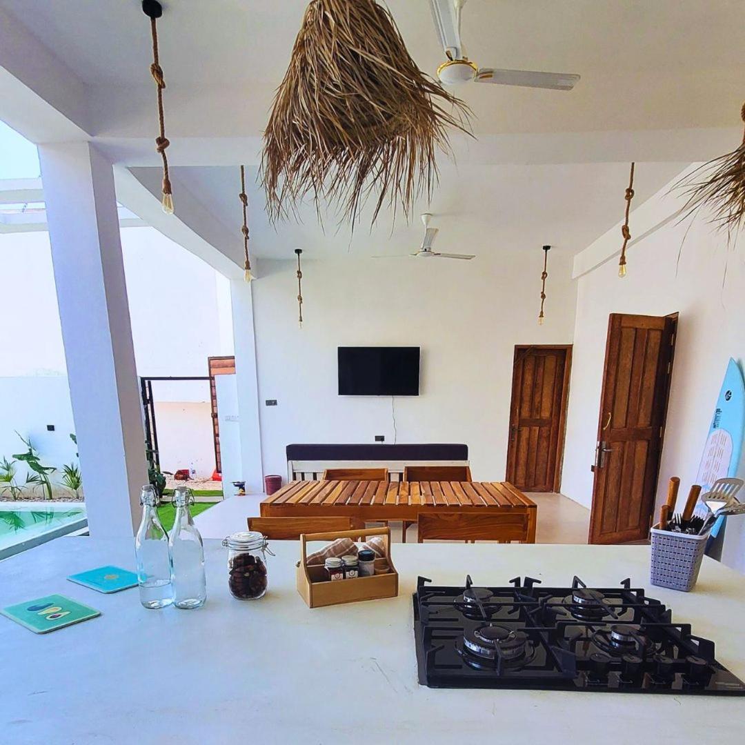 Villa Exquisite Double Storey Luxury Retreat 90m From Zanzibar Ideal Prime Location Tv Wifi Aircon And Private Pool *
