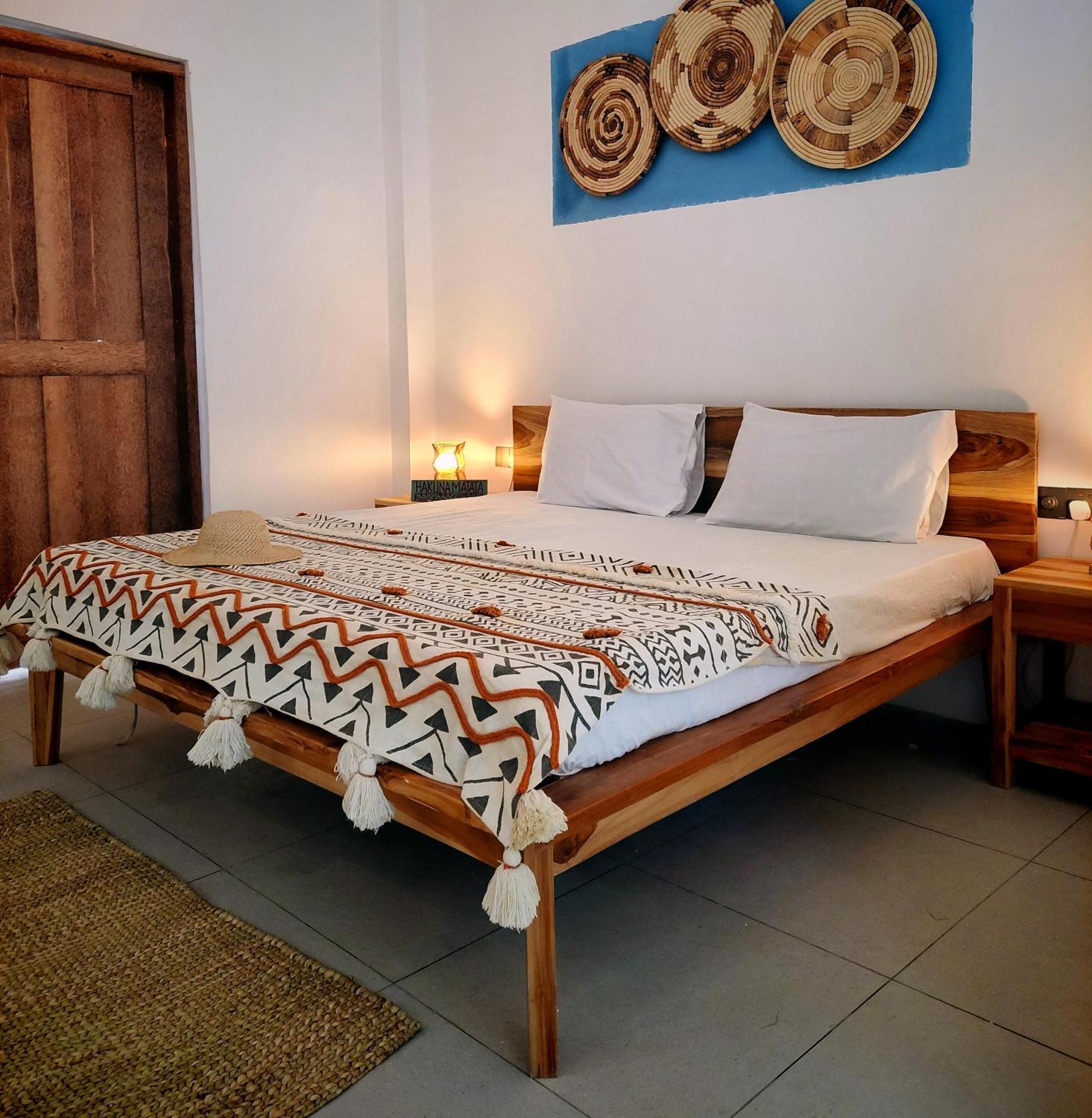 Exquisite Double Storey Luxury Retreat 90m From Zanzibar Ideal Prime Location Tv Wifi Aircon And Private Pool * Paje